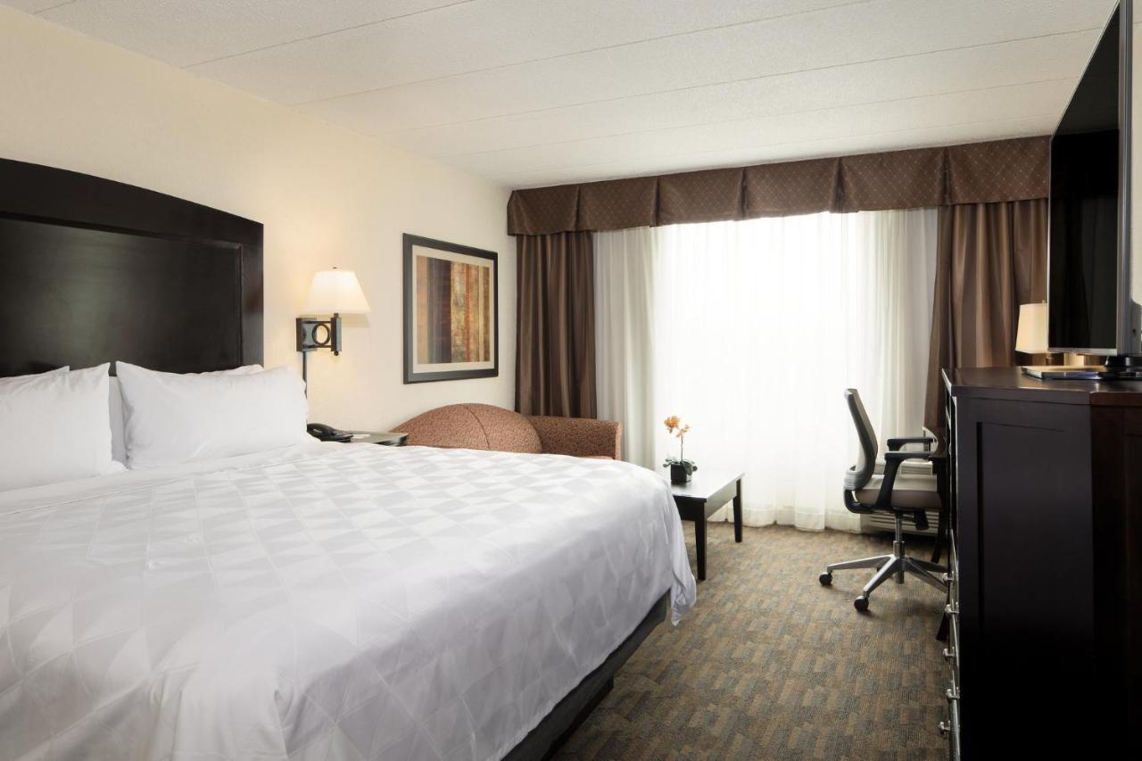Holiday Inn And Suites Charleston West By Ihg Exterior foto
