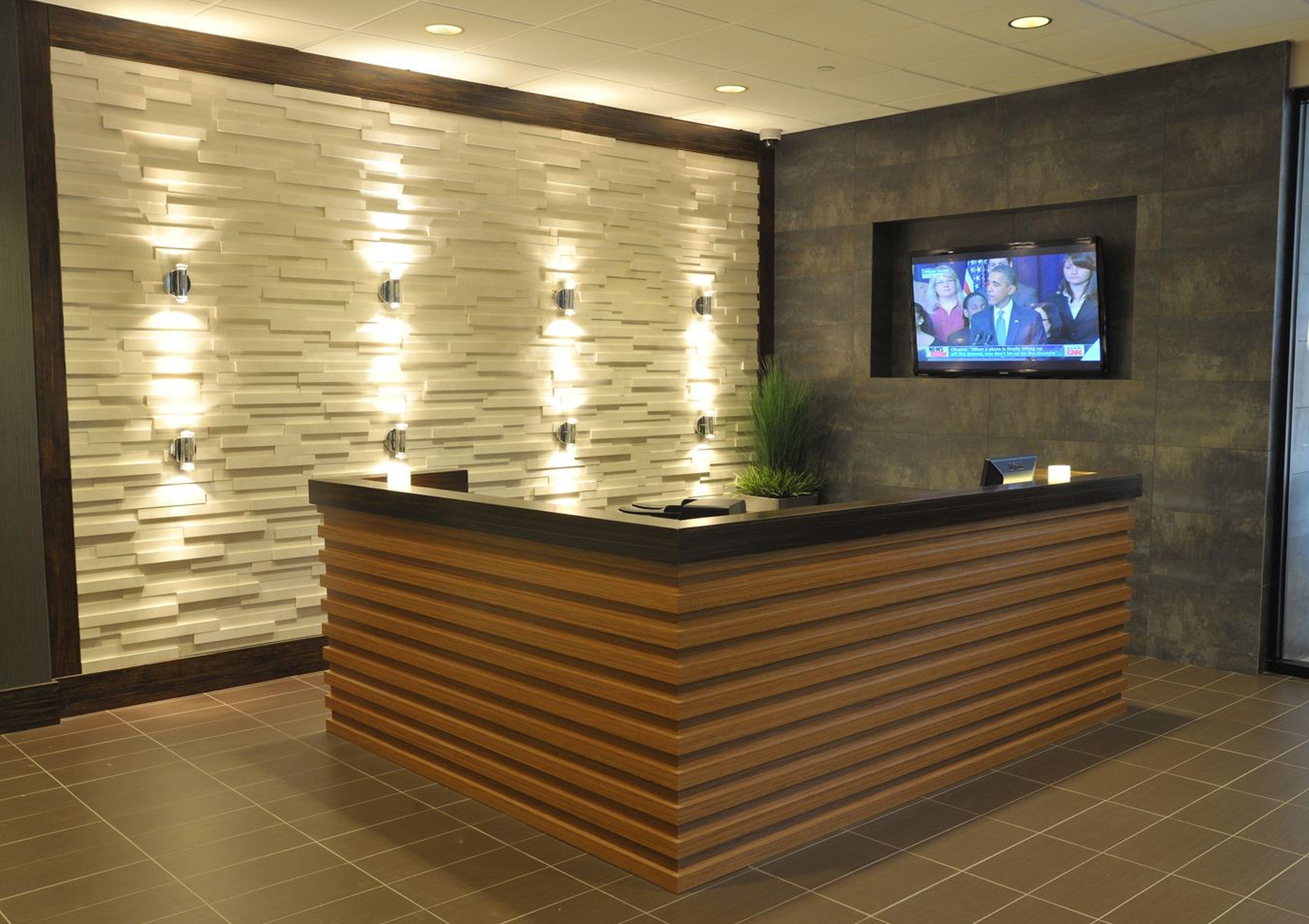 Holiday Inn And Suites Charleston West By Ihg Exterior foto